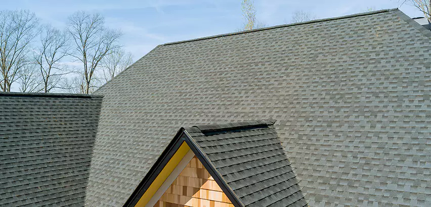 Replacing Vinyl Siding With Cedar Shingles in Glendale Heights